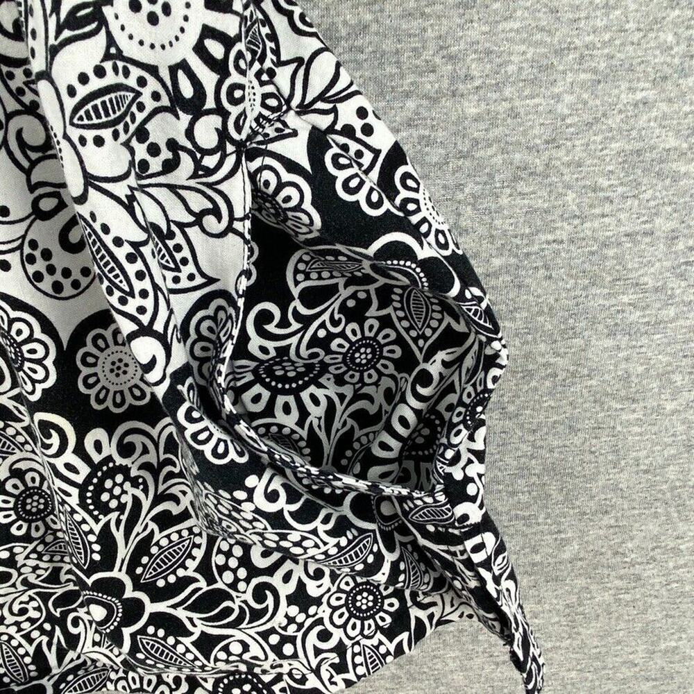 Peaches Scrub Top Womens XS Katherine Heigl Black White Floral Short Sleeve - Picture 6 of 13